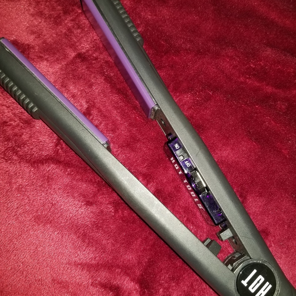 Hot Tools Flat Iron